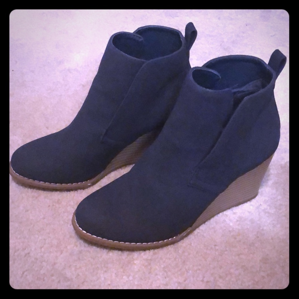 Nautica Size 8 Booties